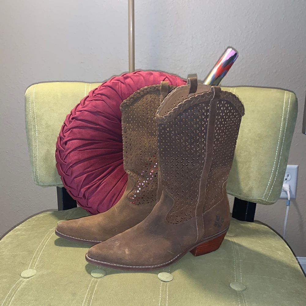 Patricia Nash Blair Mid-Shaft boots, size 8.